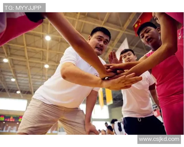 美女们对姚明的倾慕之情揭示了体育与魅力的完美结合